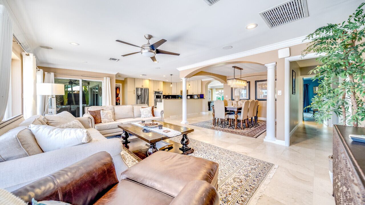 Photo of Livingroom in Bermuda Riviera