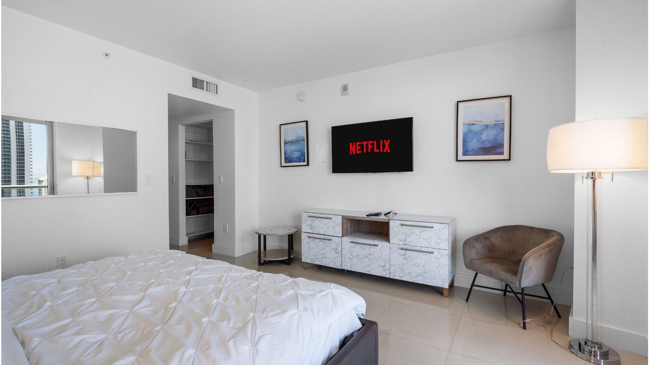 Photo of Bedroom in Hallandale Beach