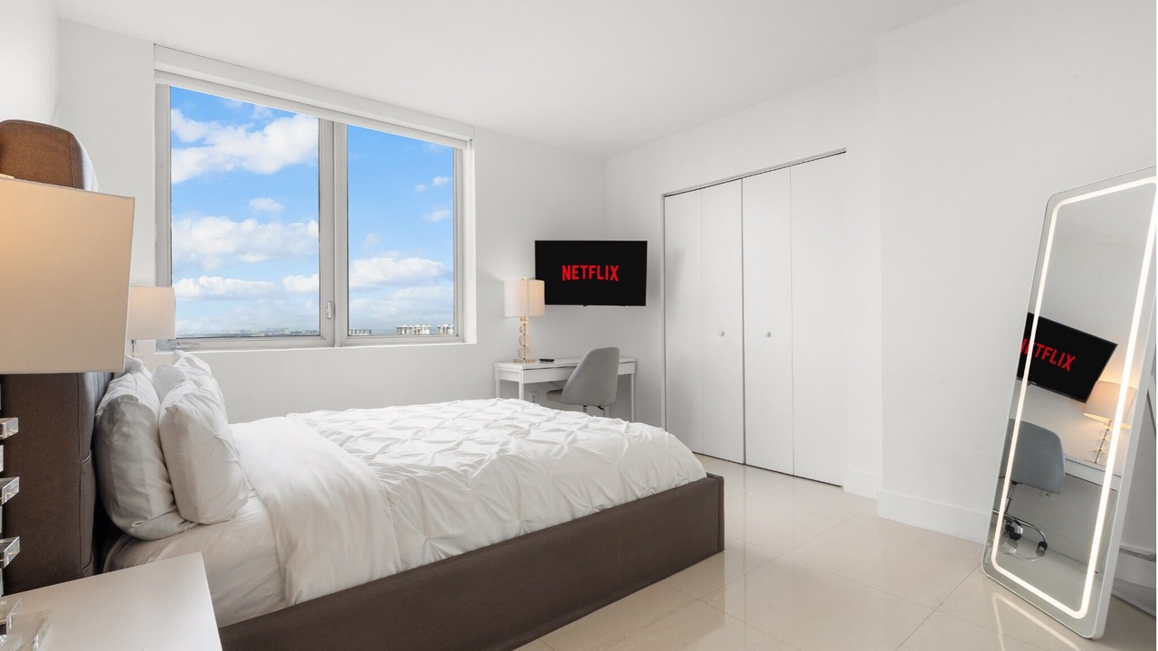 Photo of Bedroom in Hallandale Beach