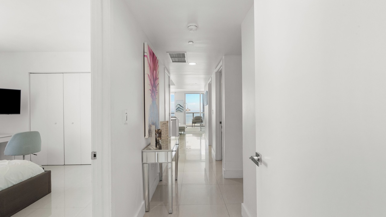 Photo of Bedroom in Hallandale Beach