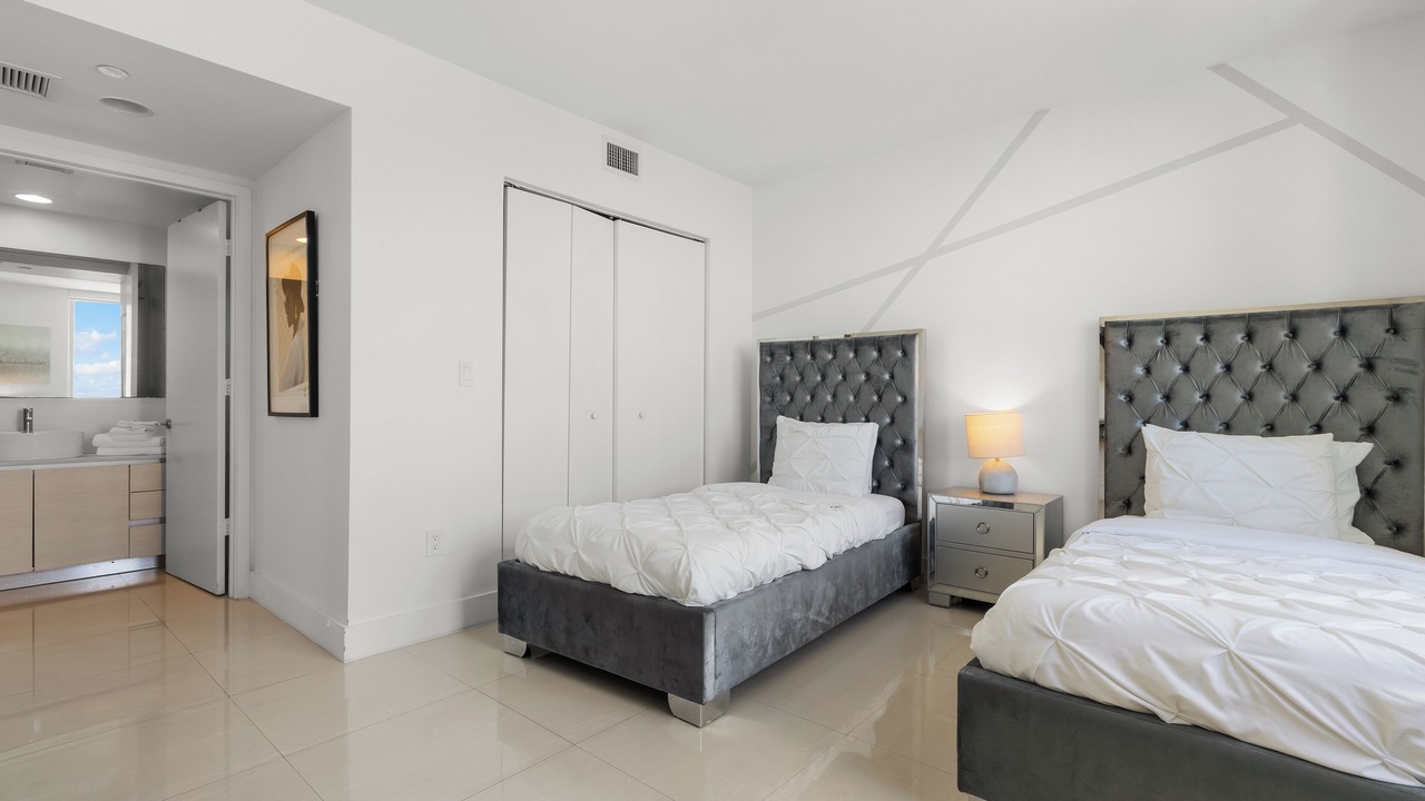 Photo of Bedroom in Hallandale Beach