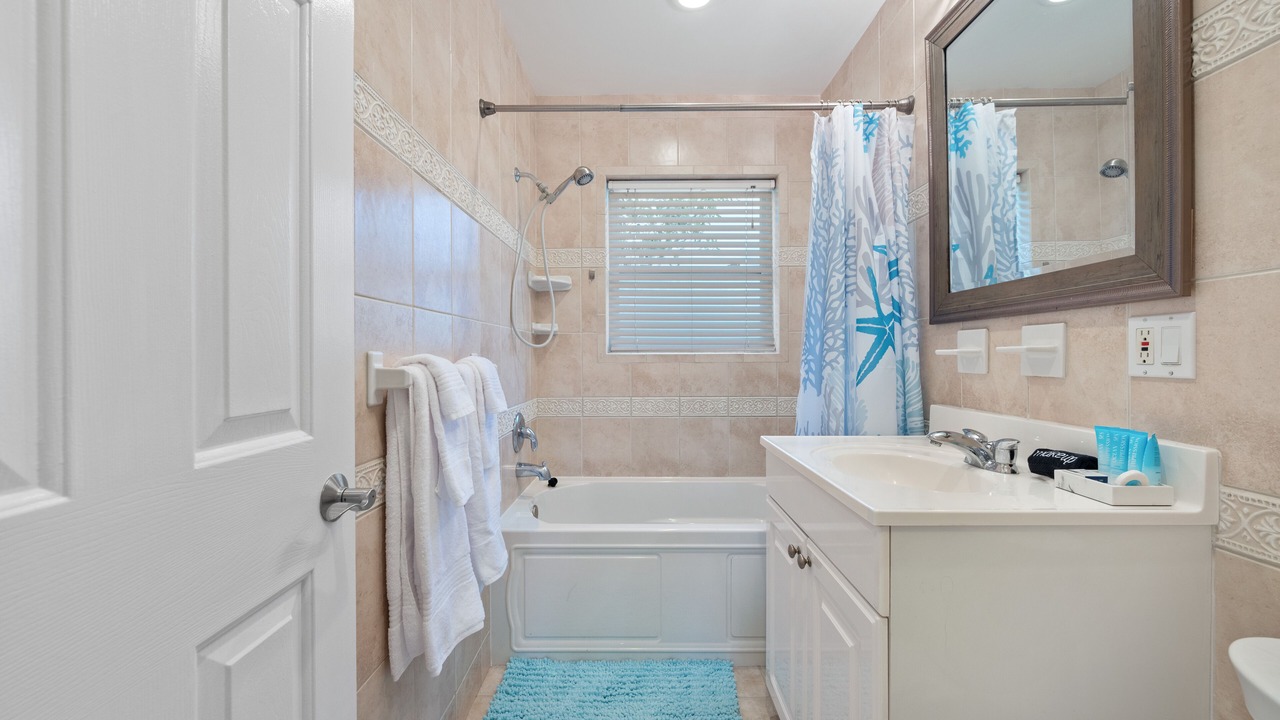 Photo of Bathroom in Tropic Palms