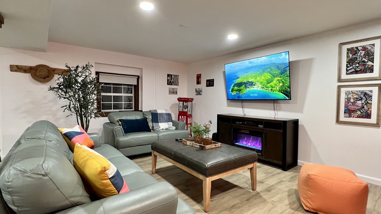 Photo of Livingroom in Castleton-on-Hudson