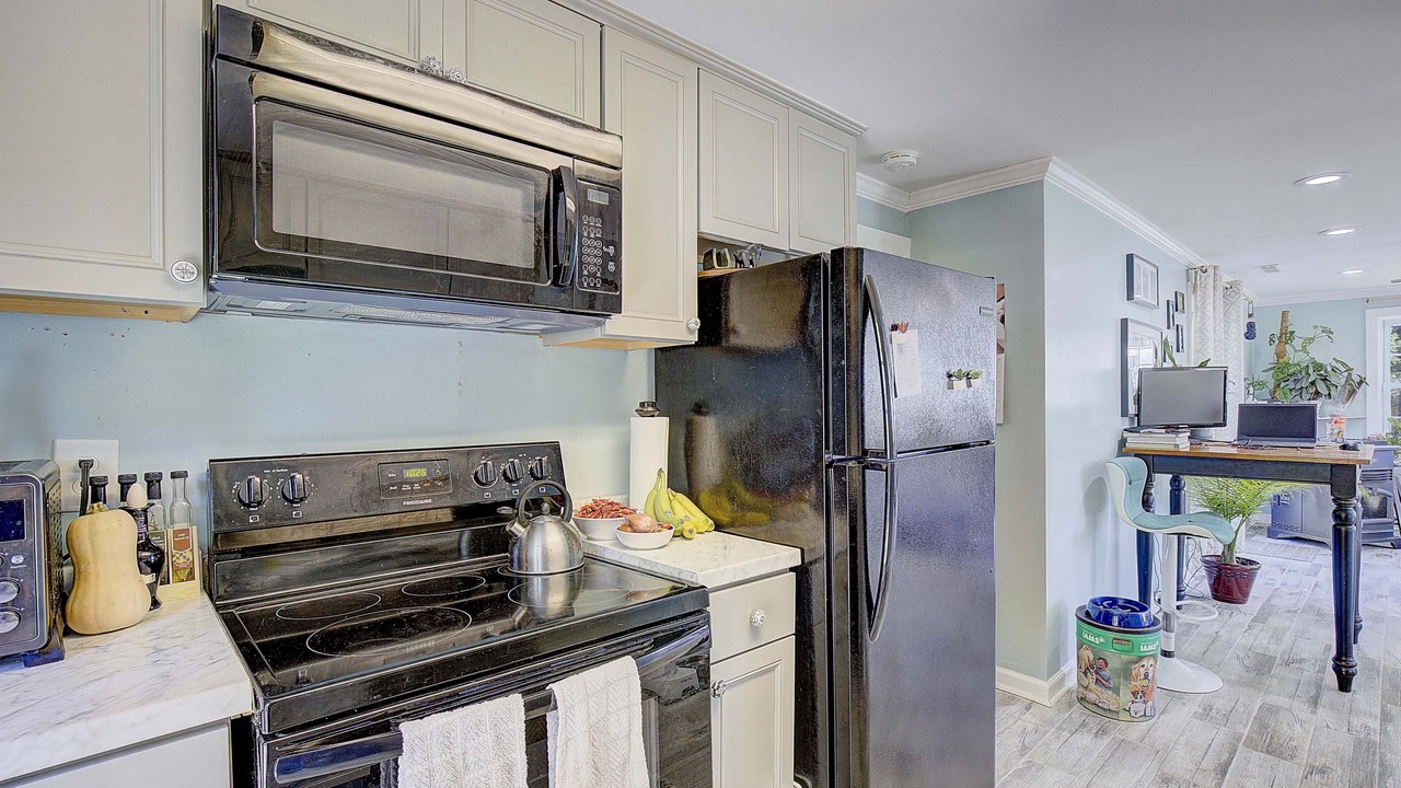 Photo of Kitchen in Calvert Beach-Long Beach