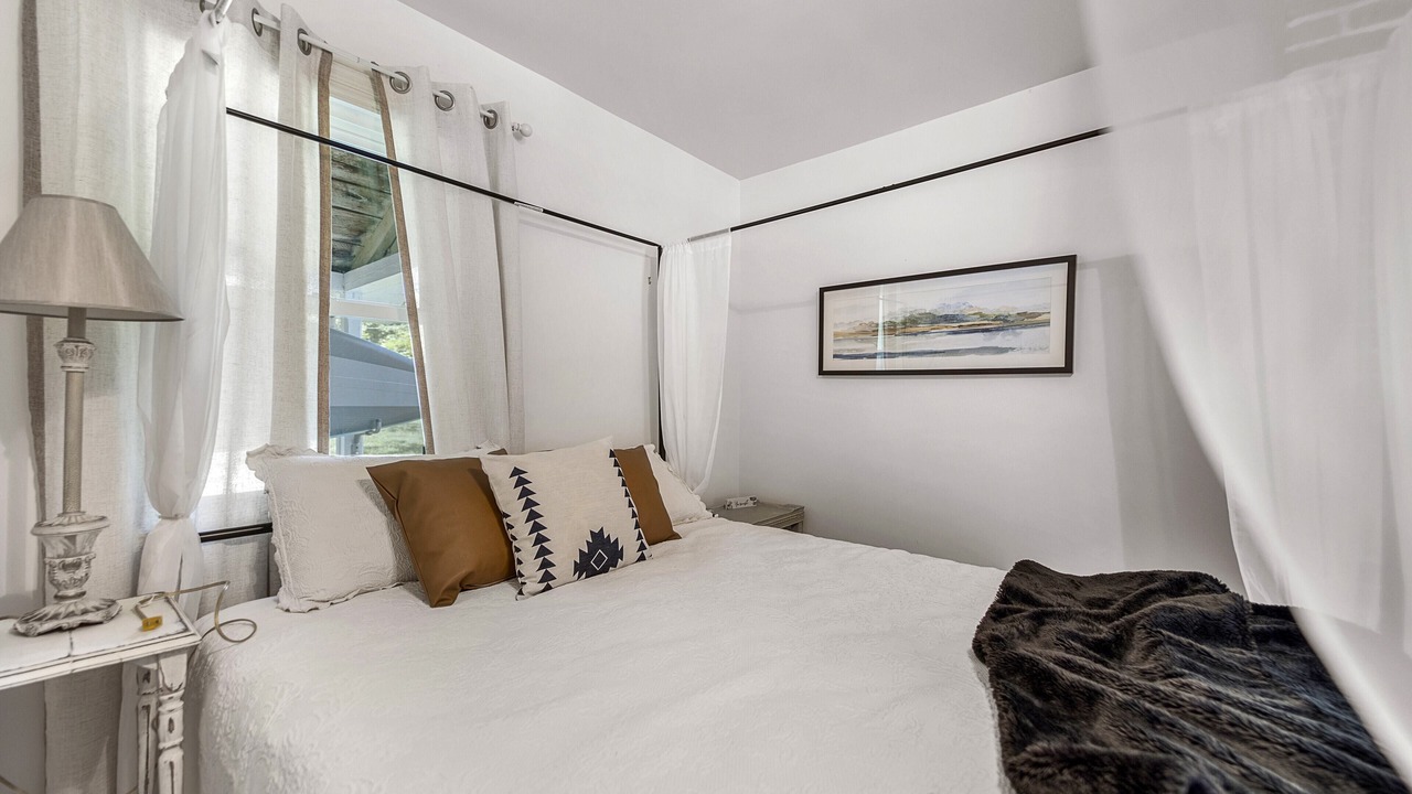 Photo of Bedroom in Compton