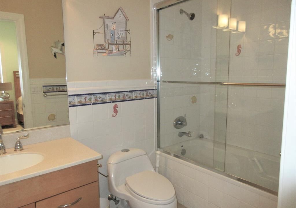Photo of Bathroom in Loveladies