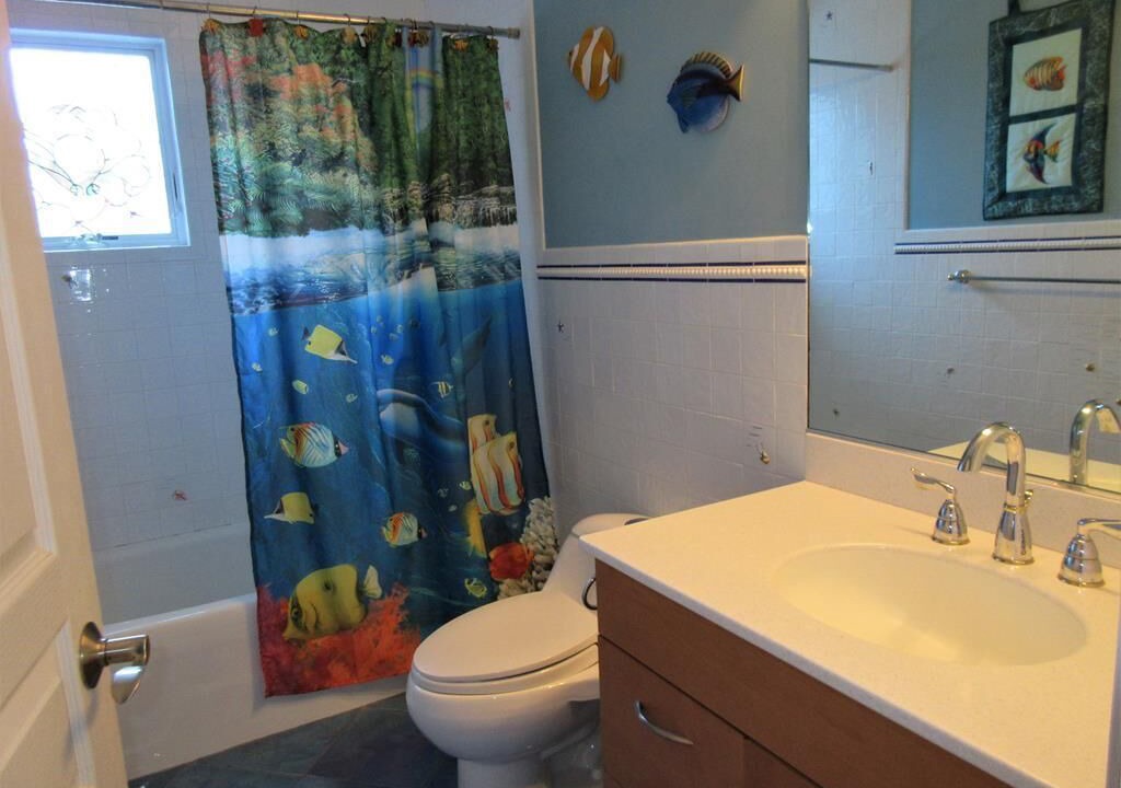 Photo of Bathroom in Loveladies