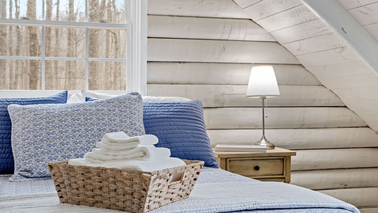 Photo of Bedroom in Cobham