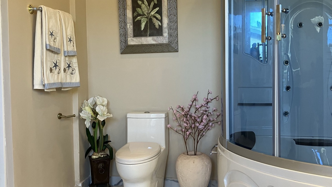 Photo of Bathroom in Hillsboro Pines