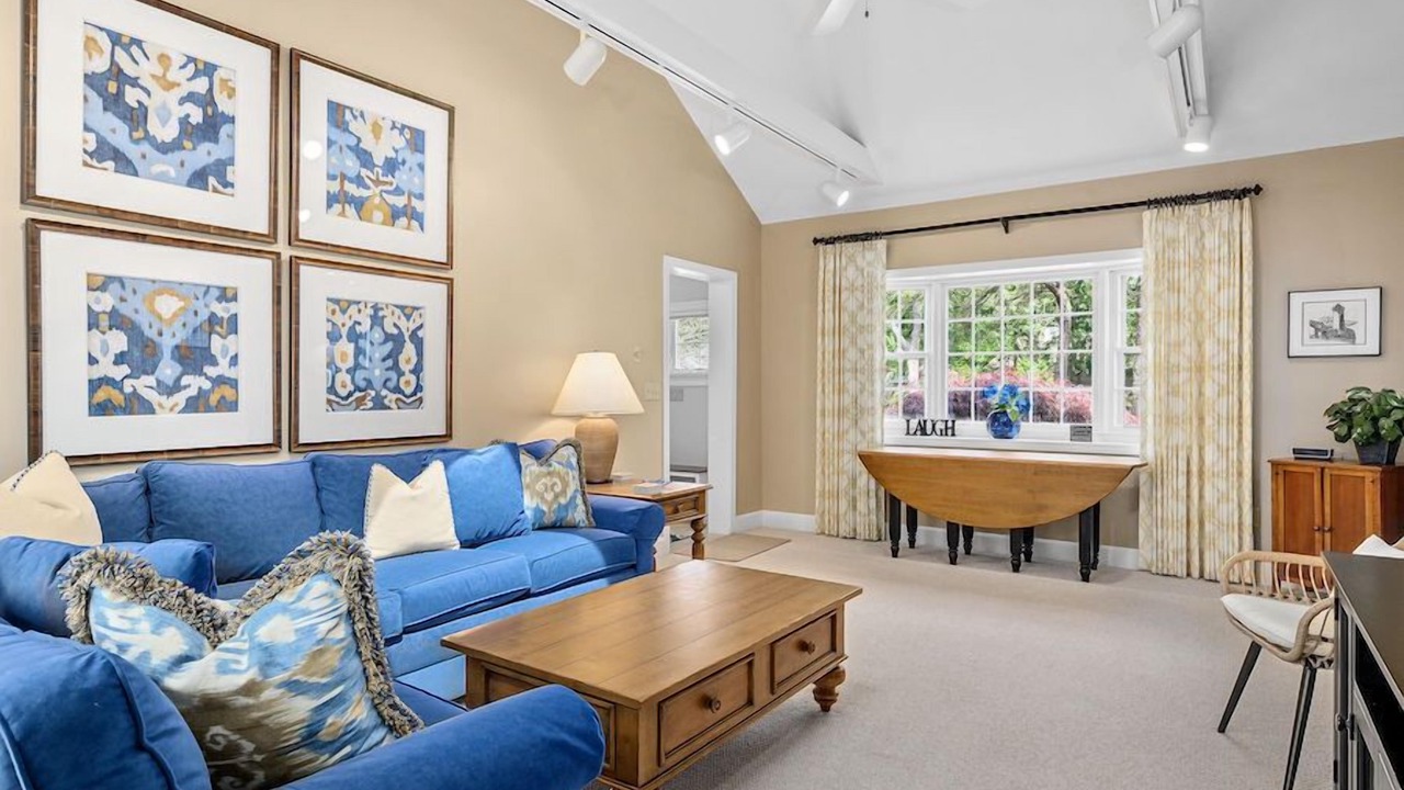 Photo of Livingroom in South Yarmouth