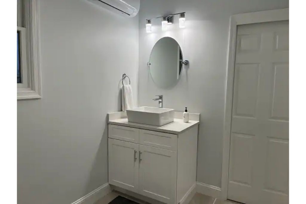 Photo of Bathroom in Algonquin