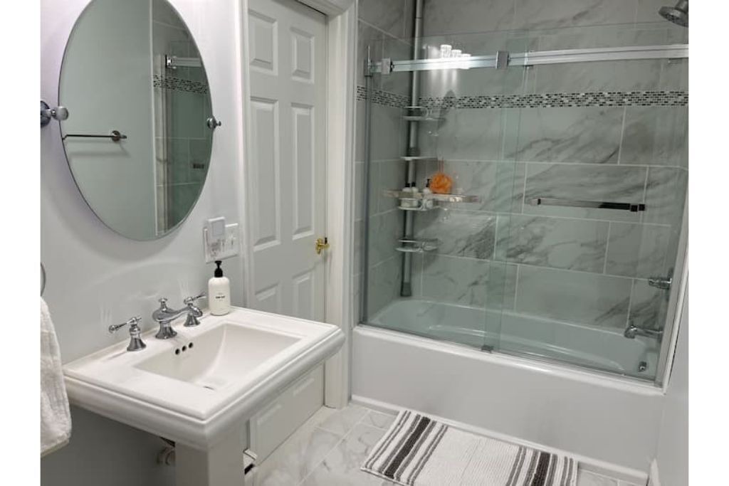 Photo of Bathroom in Algonquin