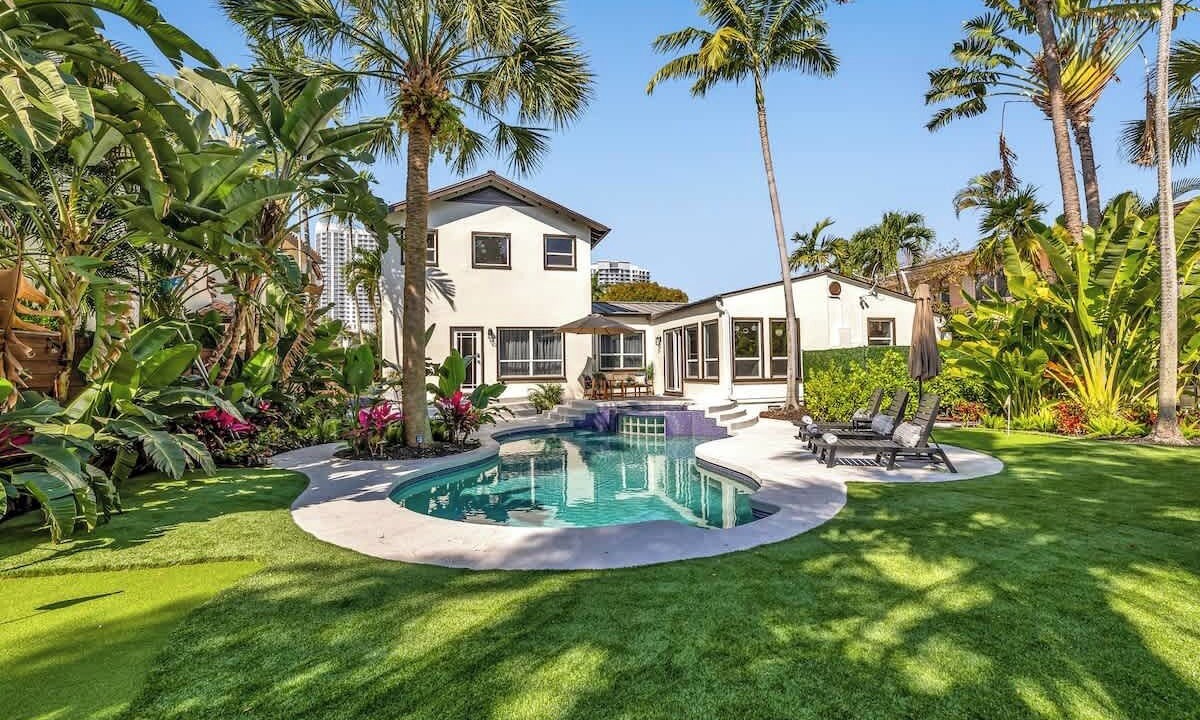 Photo of Outdoor in Beverly Heights