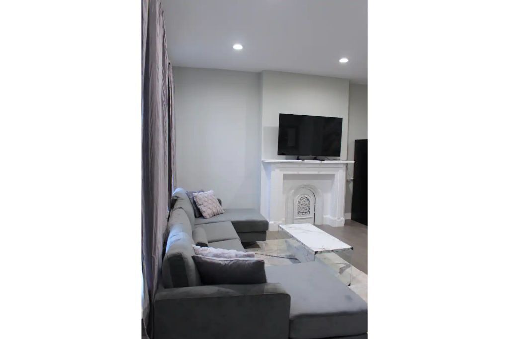 Photo of Livingroom in Albany