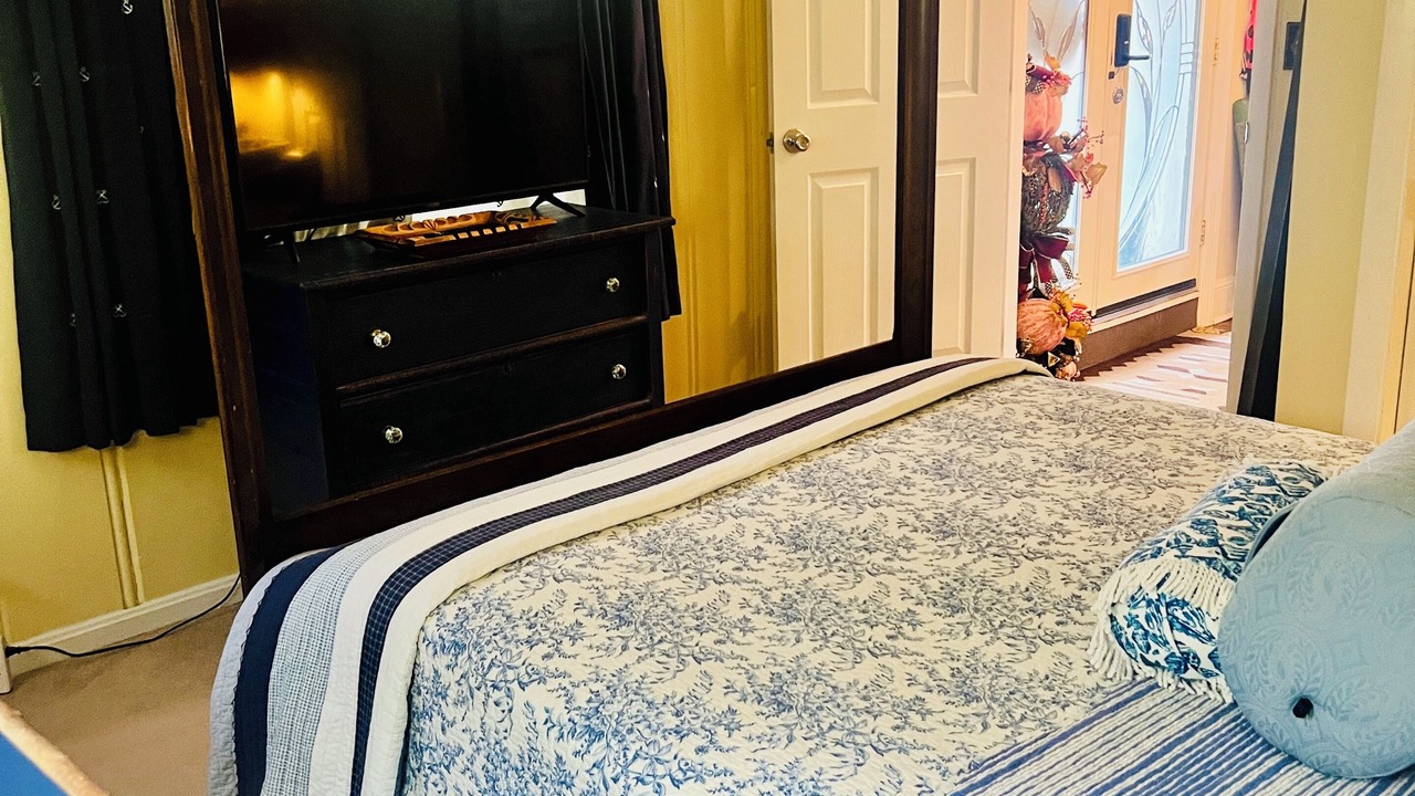 Photo of Bedroom in Historic District