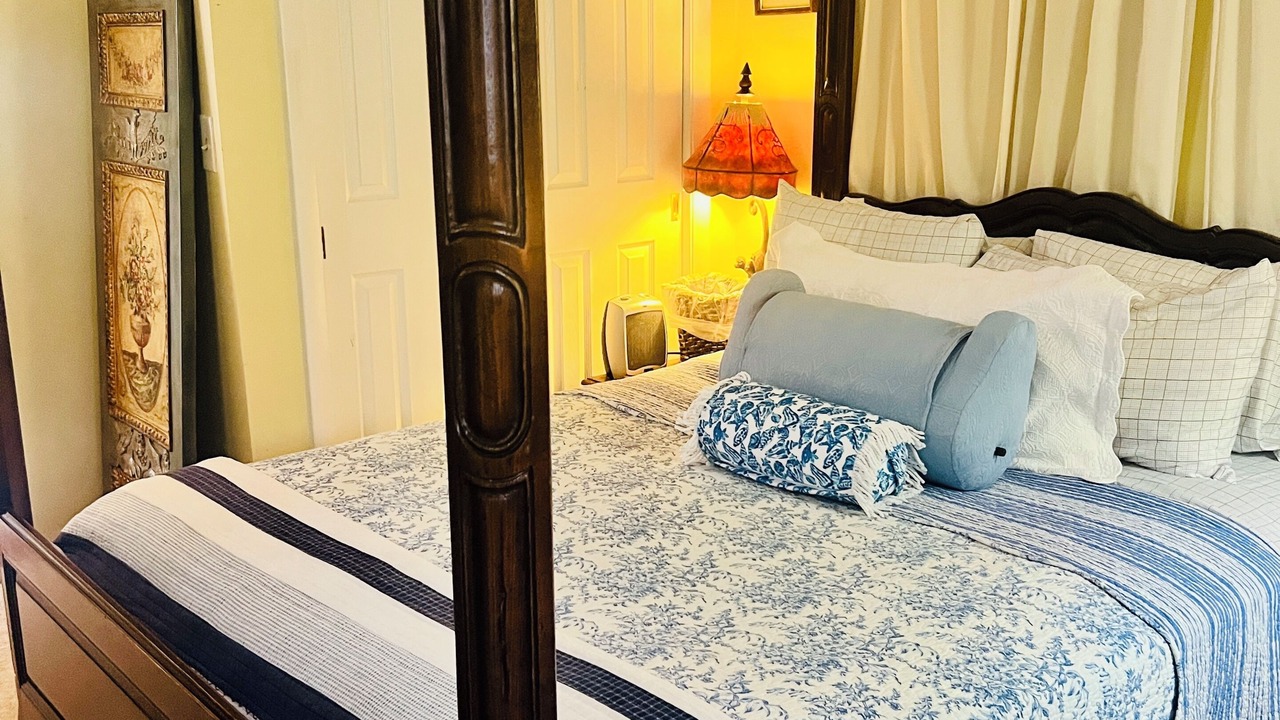 Photo of Bedroom in Historic District