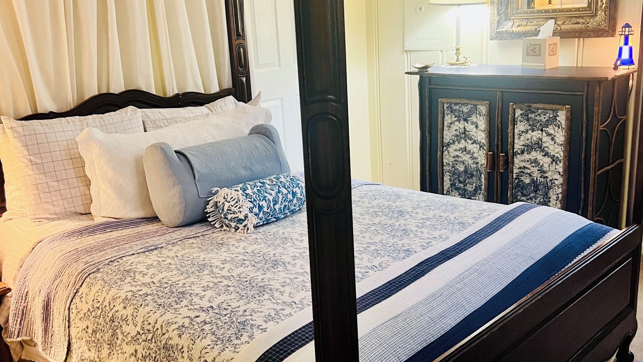 Photo of Bedroom in Historic District