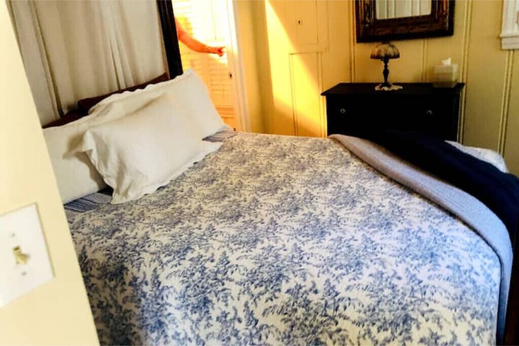 Photo of Bedroom in Historic District