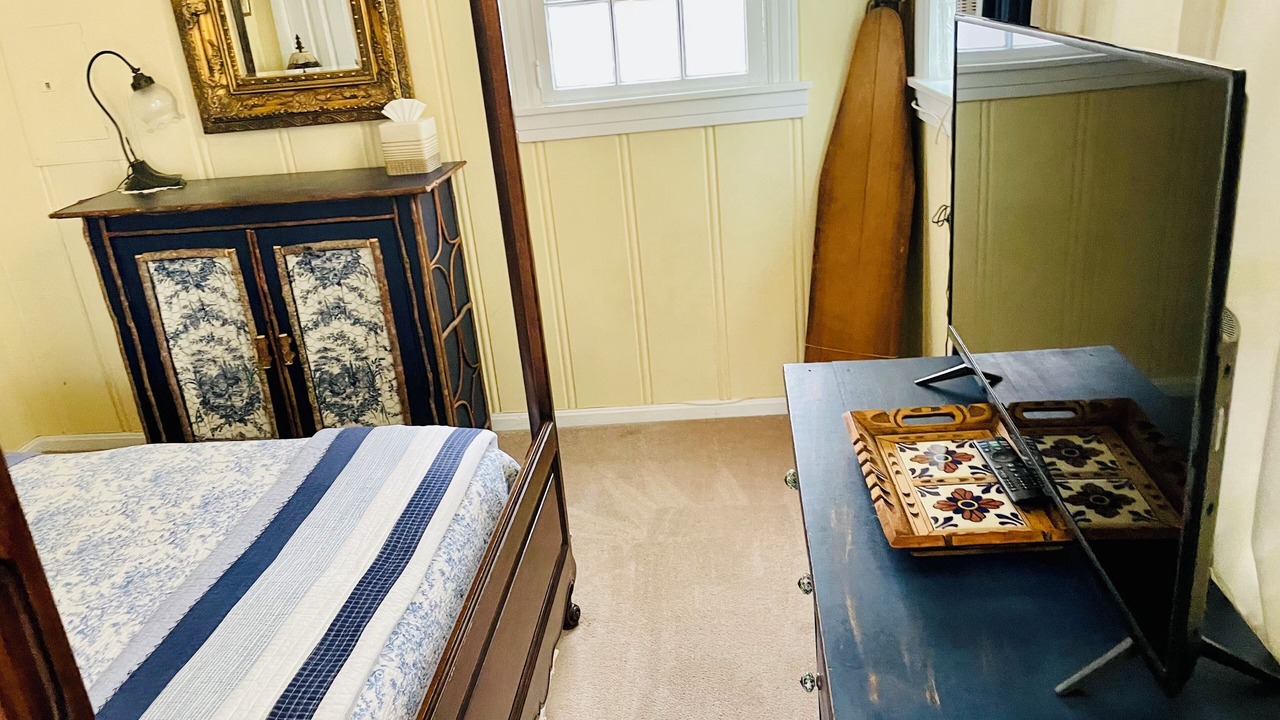 Photo of Bedroom in Historic District