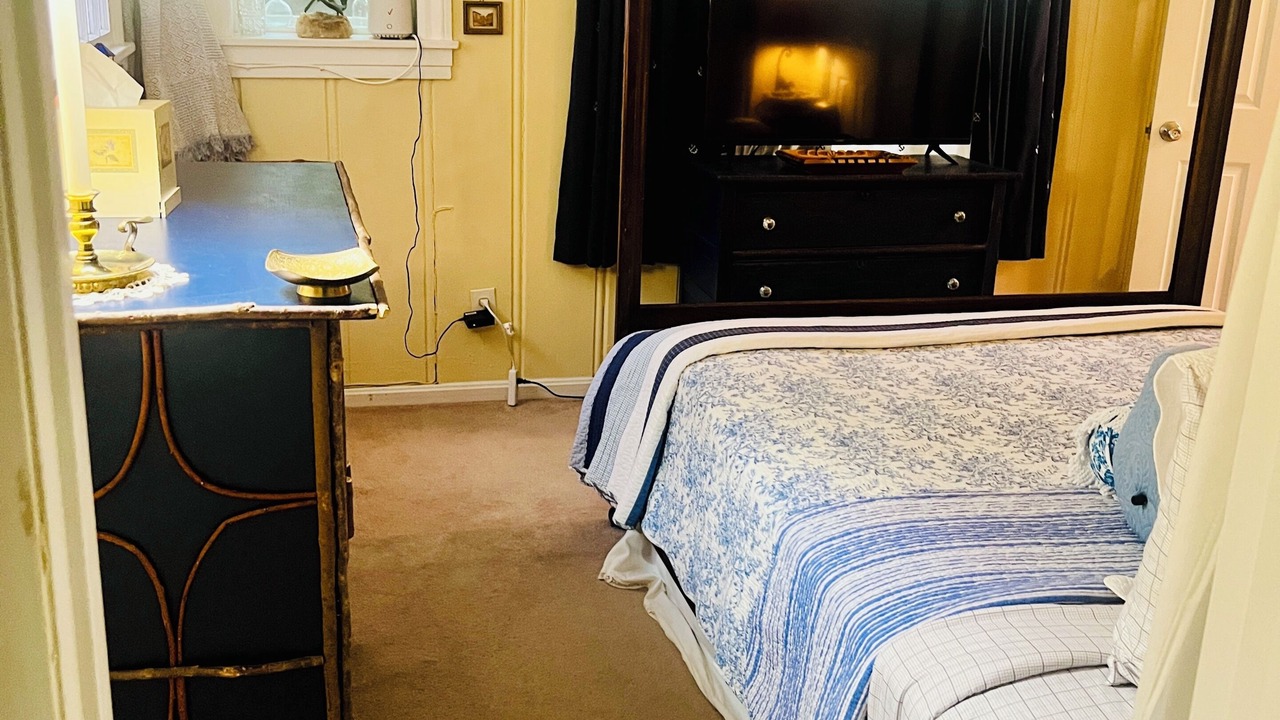 Photo of Bedroom in Historic District