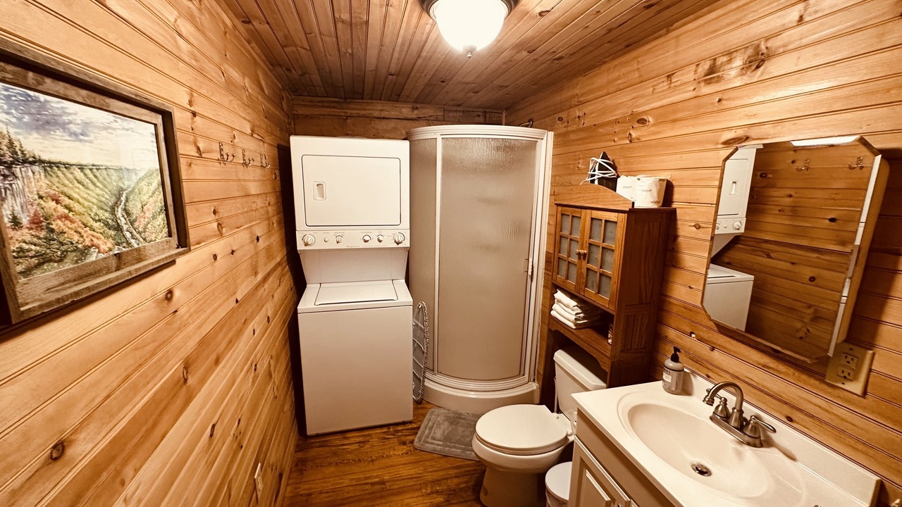 Photo of Bathroom in Canvas
