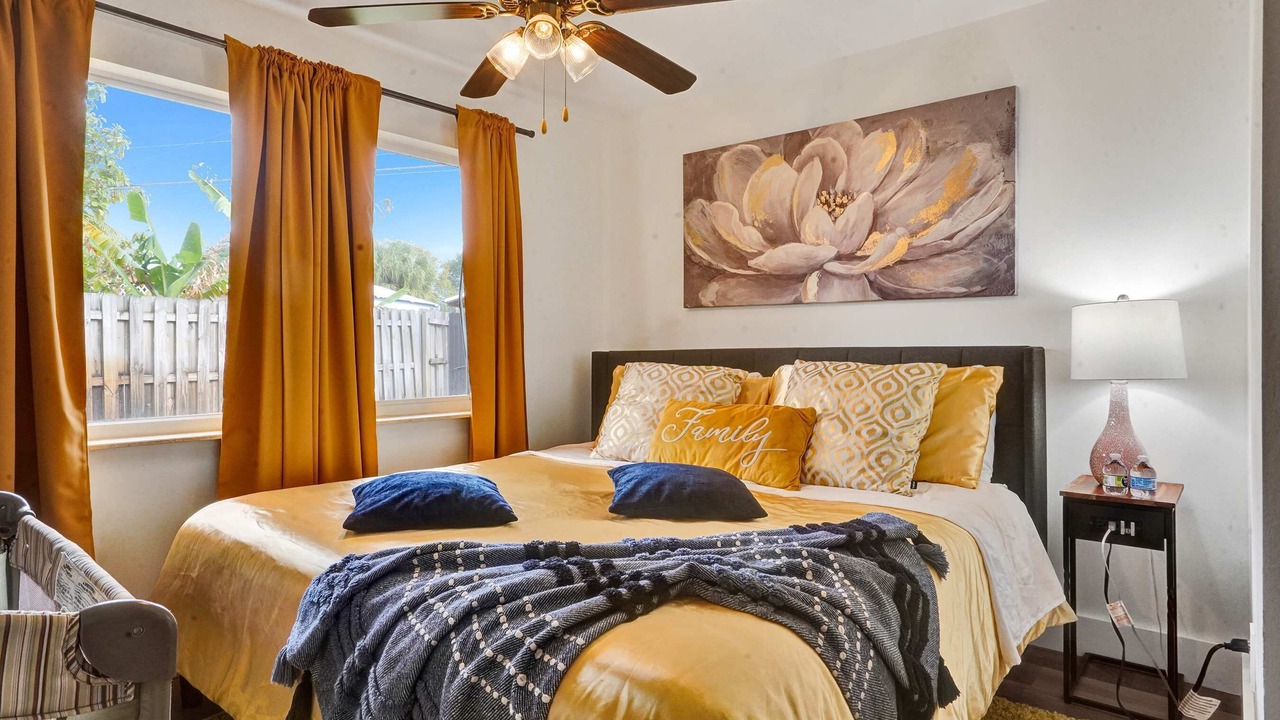 Photo of Bedroom in Sunset