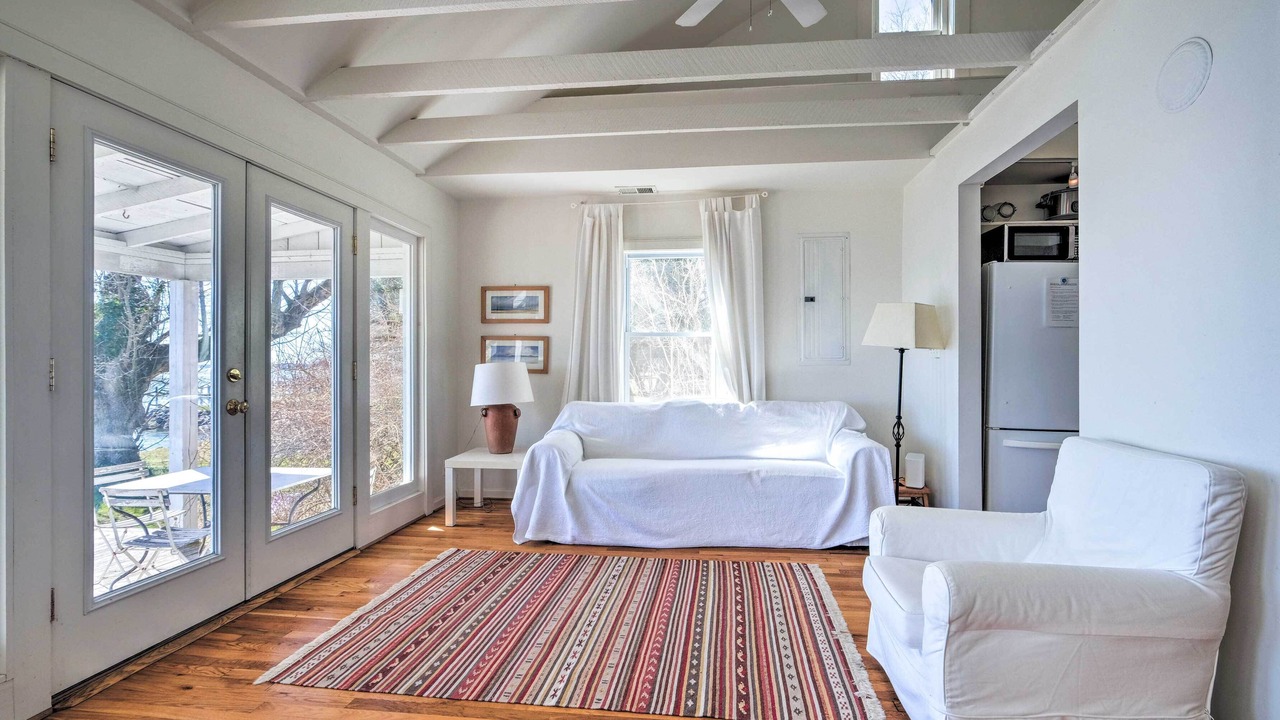 Photo of Livingroom in Rock Point
