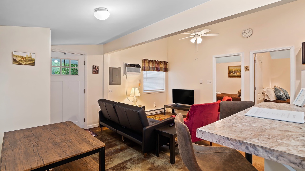 Photo of Livingroom in Geneva-on-the-Lake