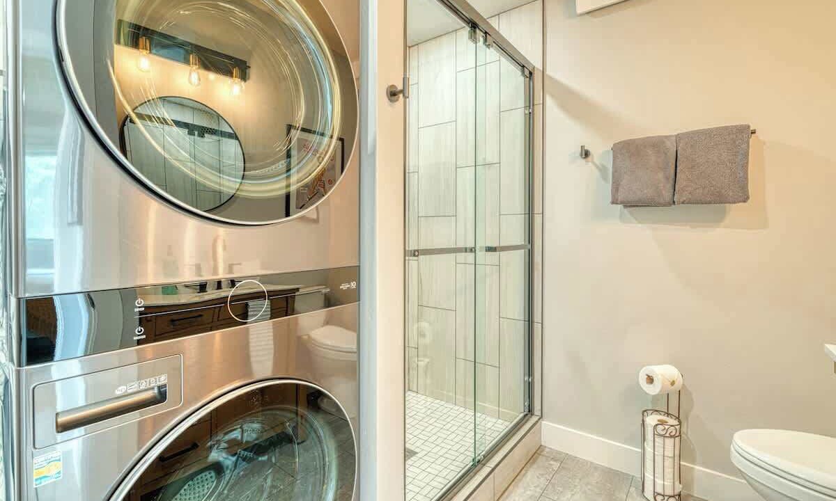 Photo of Bathroom in Lakeside