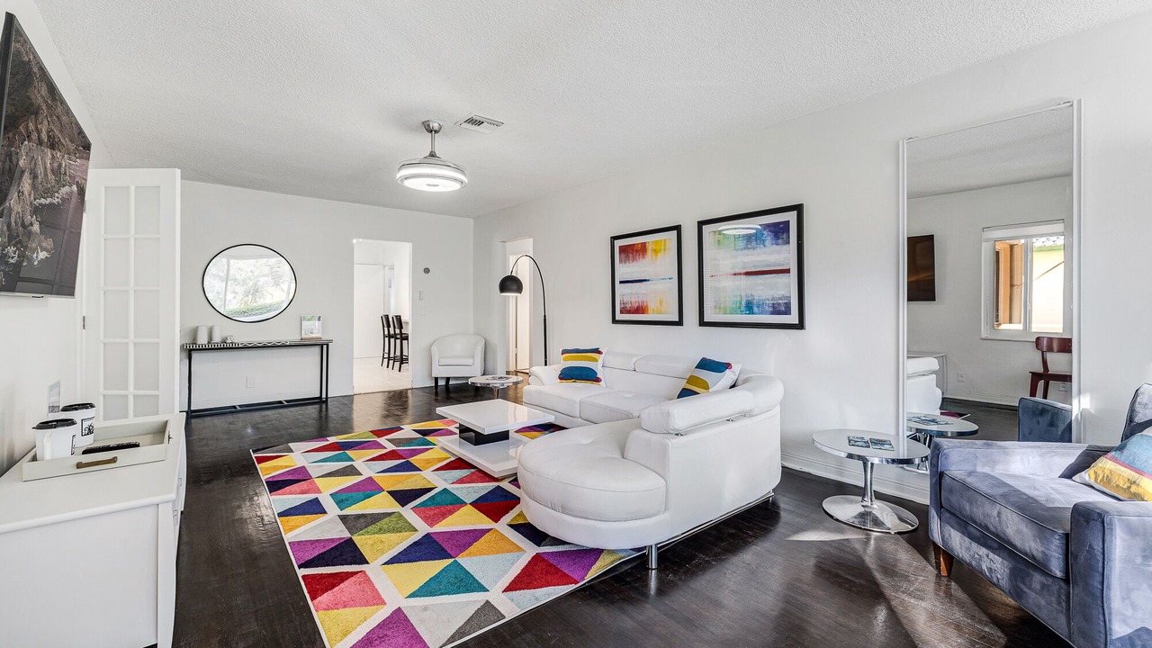 Photo of Livingroom in Downtown Hollywood