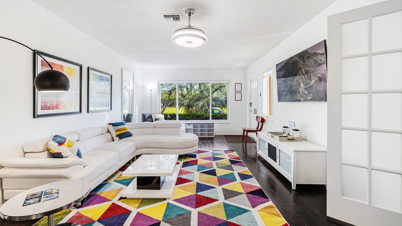 Photo of Livingroom in Downtown Hollywood