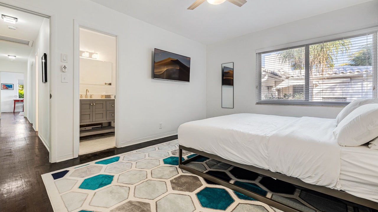 Photo of Bedroom in Downtown Hollywood