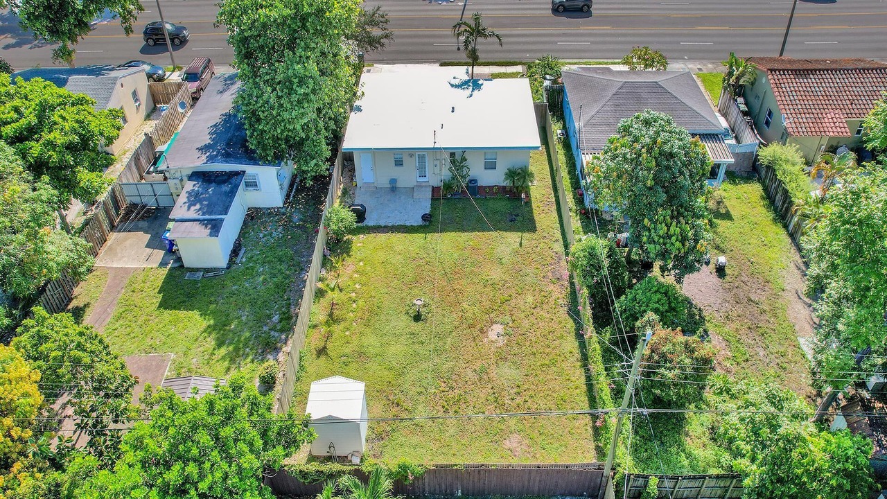 Photo of Outdoor in Middle River Terrace