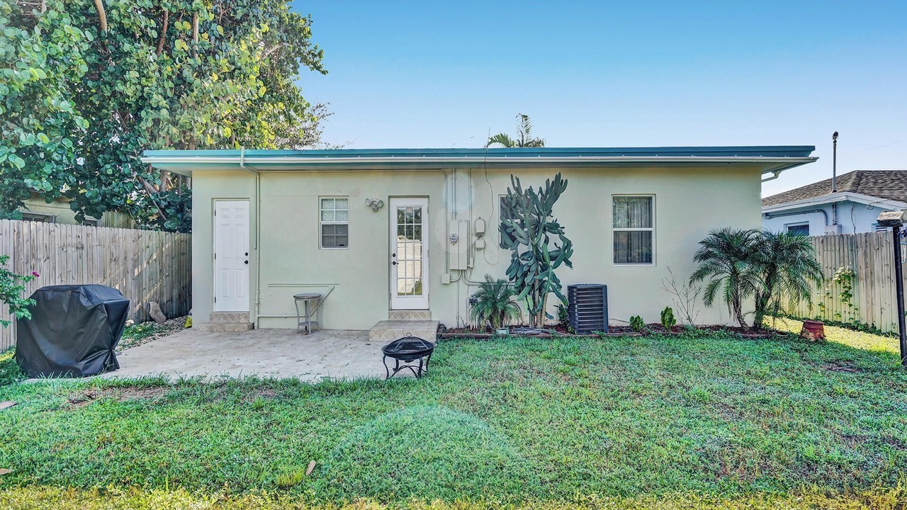 Photo of Outdoor in Middle River Terrace
