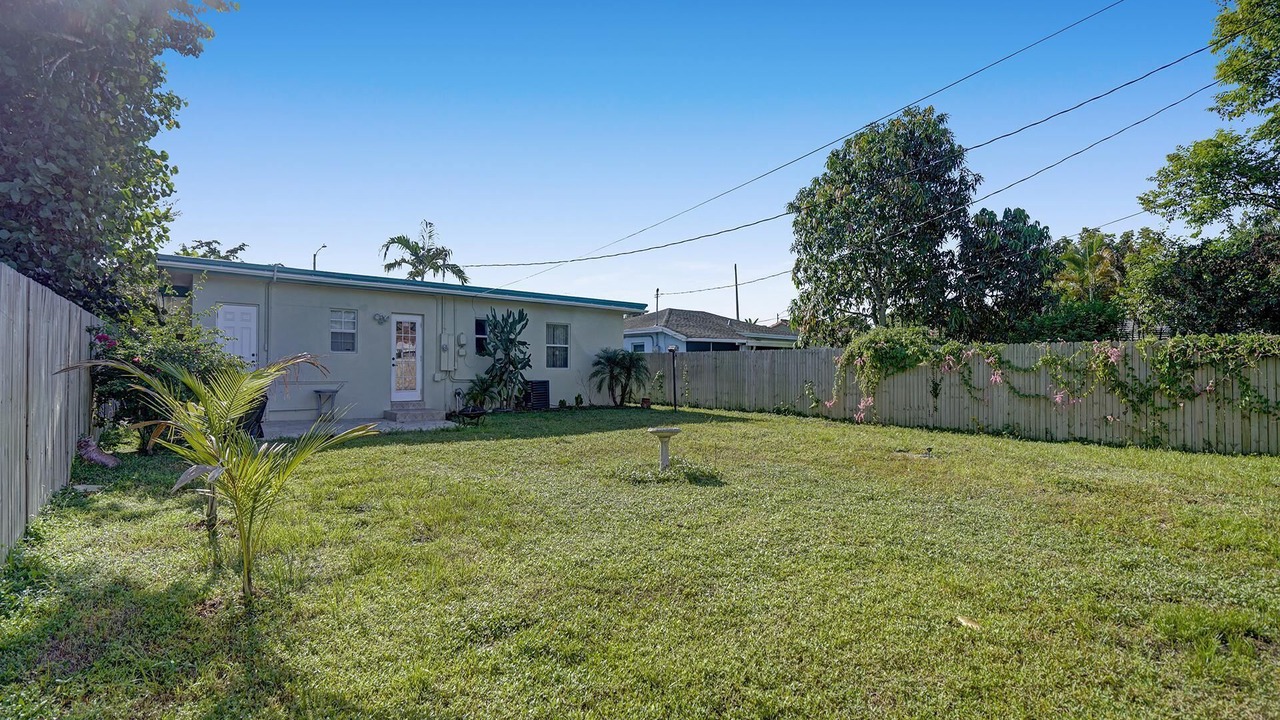 Photo of Outdoor in Middle River Terrace
