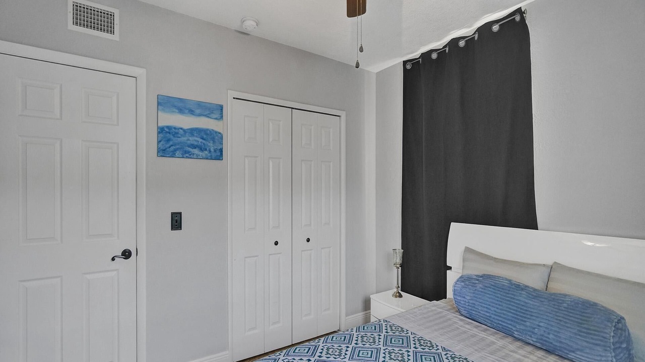 Photo of Bedroom in Middle River Terrace