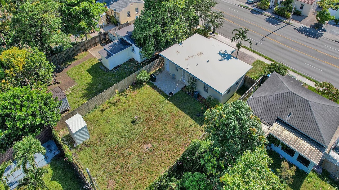Photo of Outdoor in Middle River Terrace