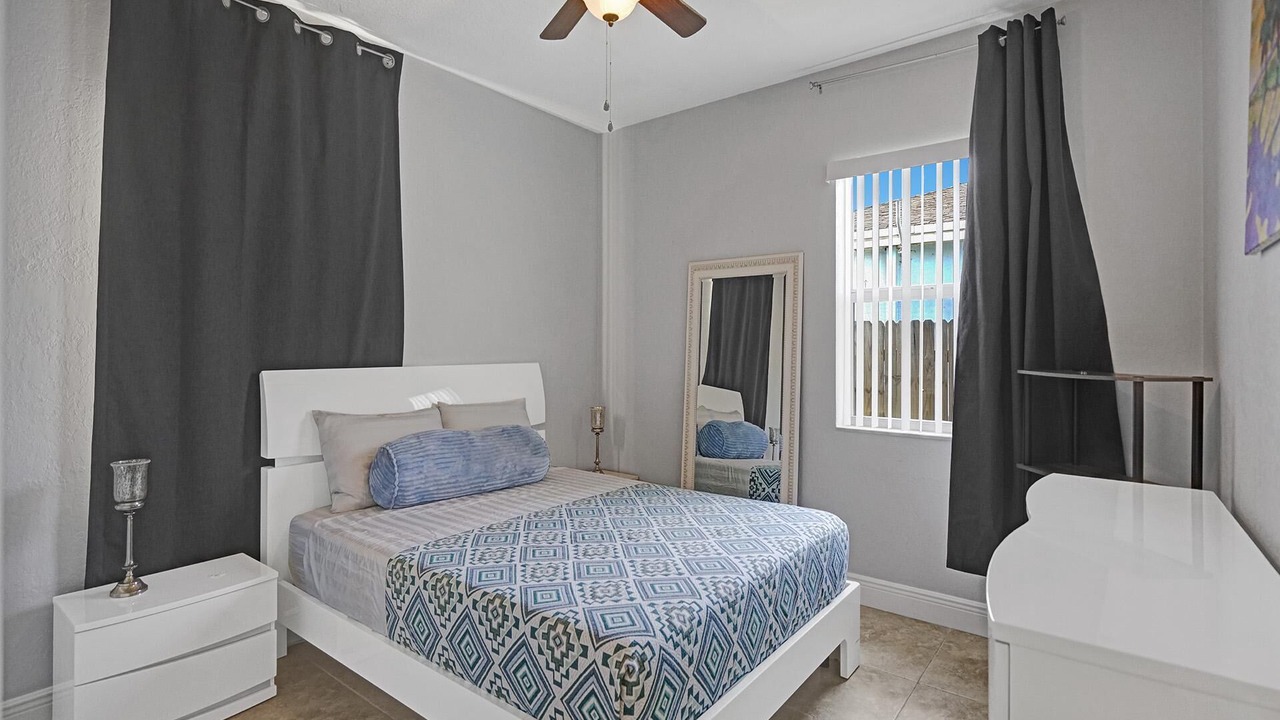 Photo of Bedroom in Middle River Terrace