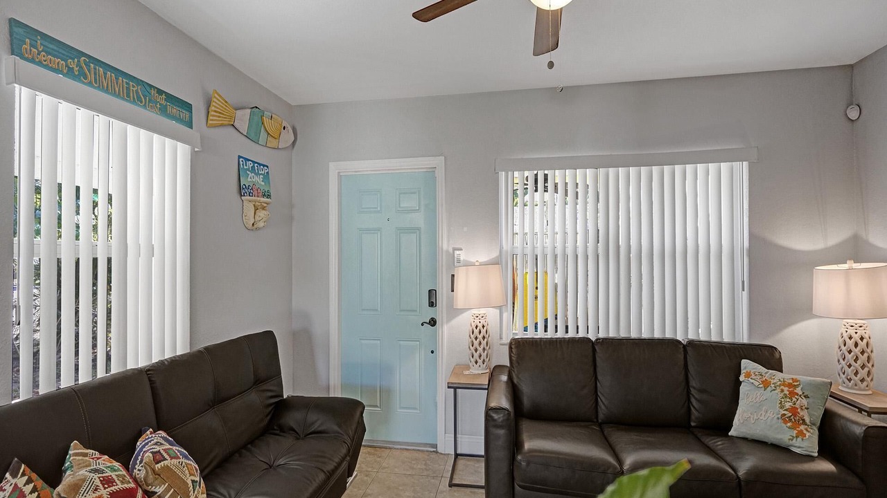 Photo of Livingroom in Middle River Terrace