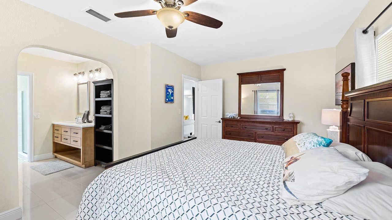 Photo of Bedroom in Santa Barbara Estates