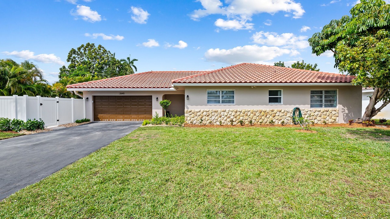 Photo of Outdoor in Santa Barbara Estates