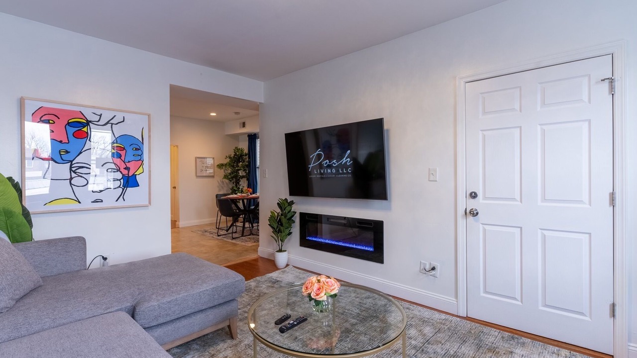 Photo of Livingroom in Forest Hill