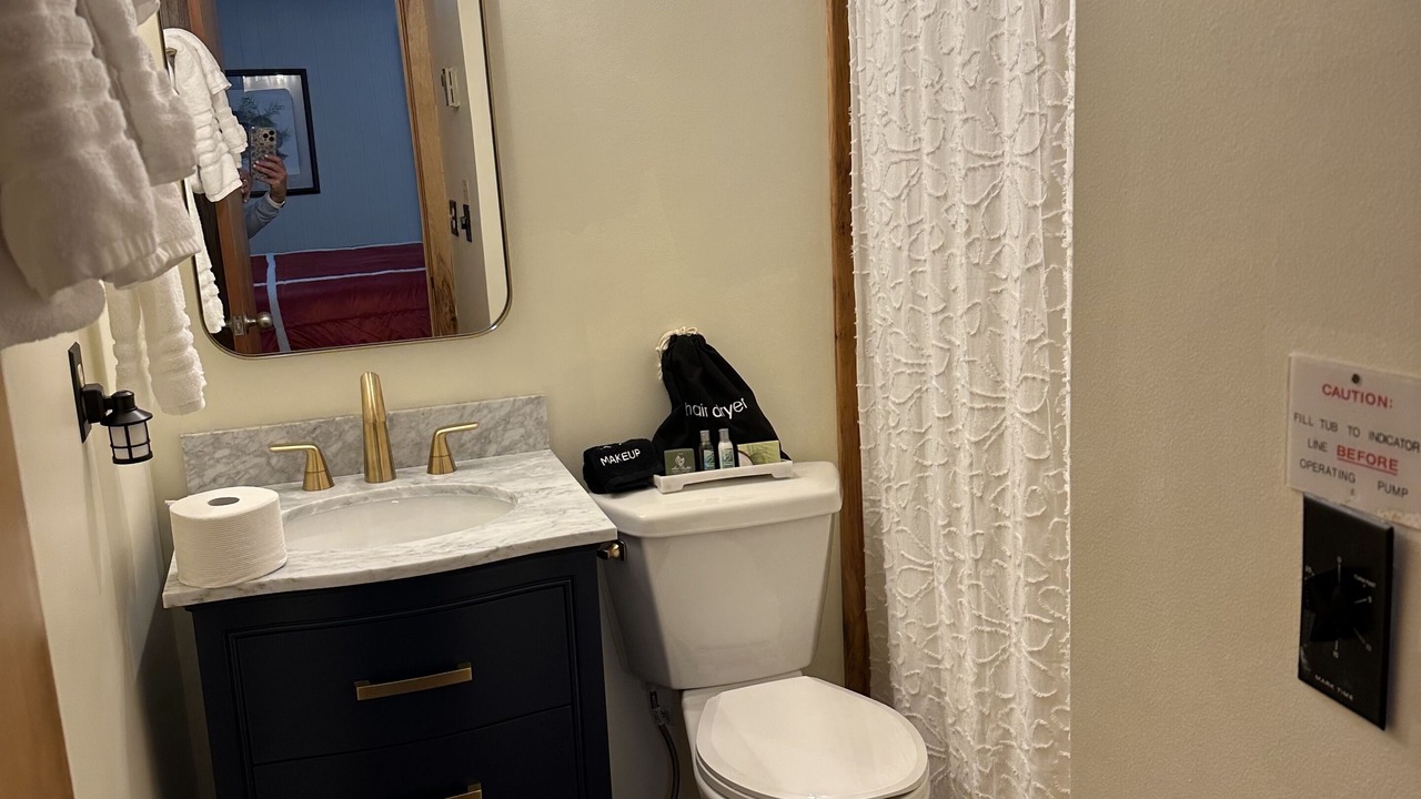 Photo of Bathroom in Edray