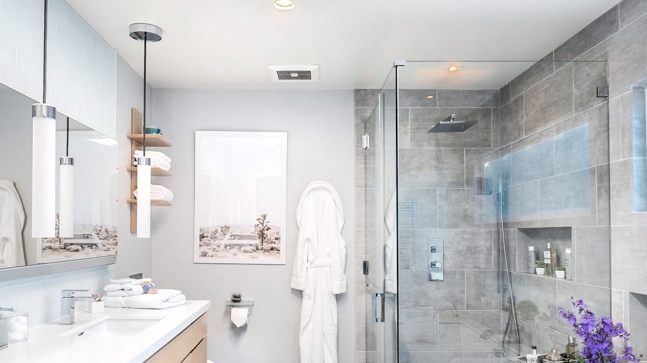 Photo of Bathroom in Mar Vista