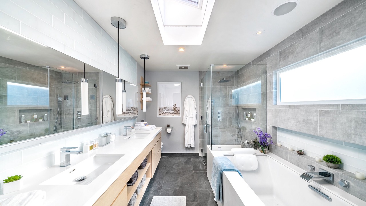 Photo of Bathroom in Mar Vista