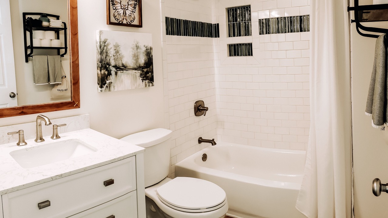 Photo of Bathroom in Colonial Beach