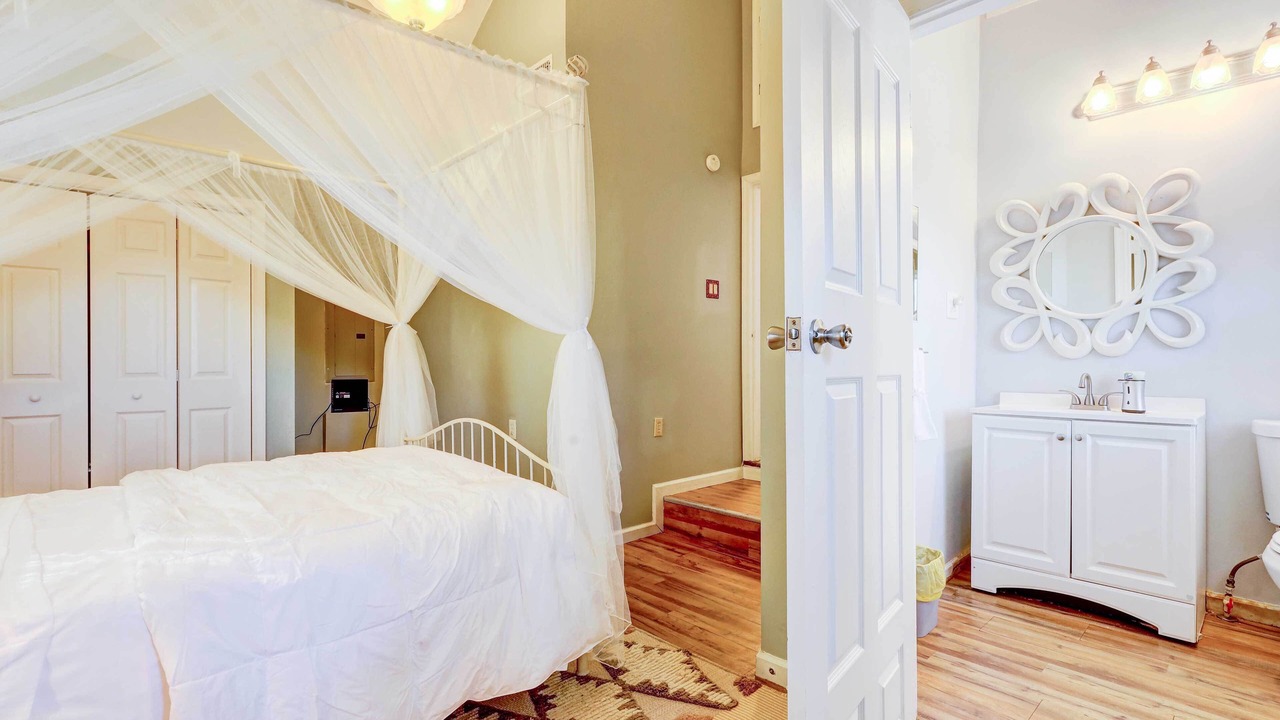 Photo of Bedroom in Laurel