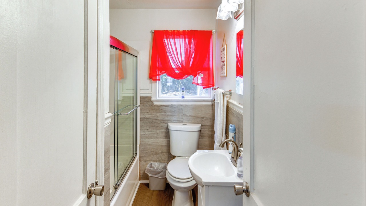 Photo of Bathroom in Laurel