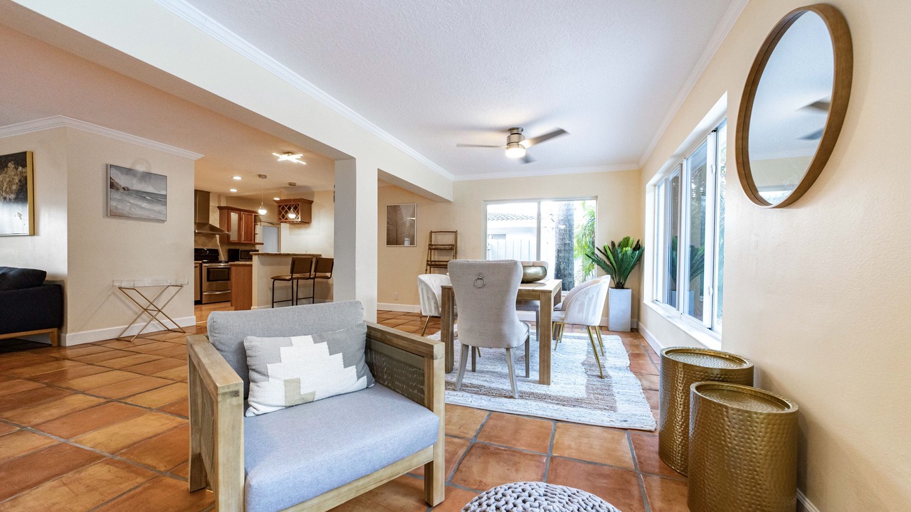 Photo of Livingroom in Central Fort Lauderdale