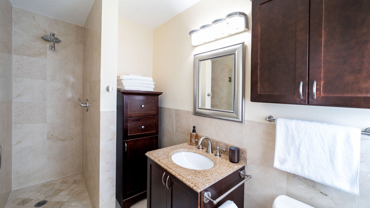 Photo of Bathroom in Central Fort Lauderdale